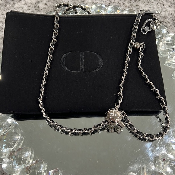 🖤🖤🖤Dior Black Beauty Pouch with Adjustable Braided Chain Attached - Picture 10 of 10